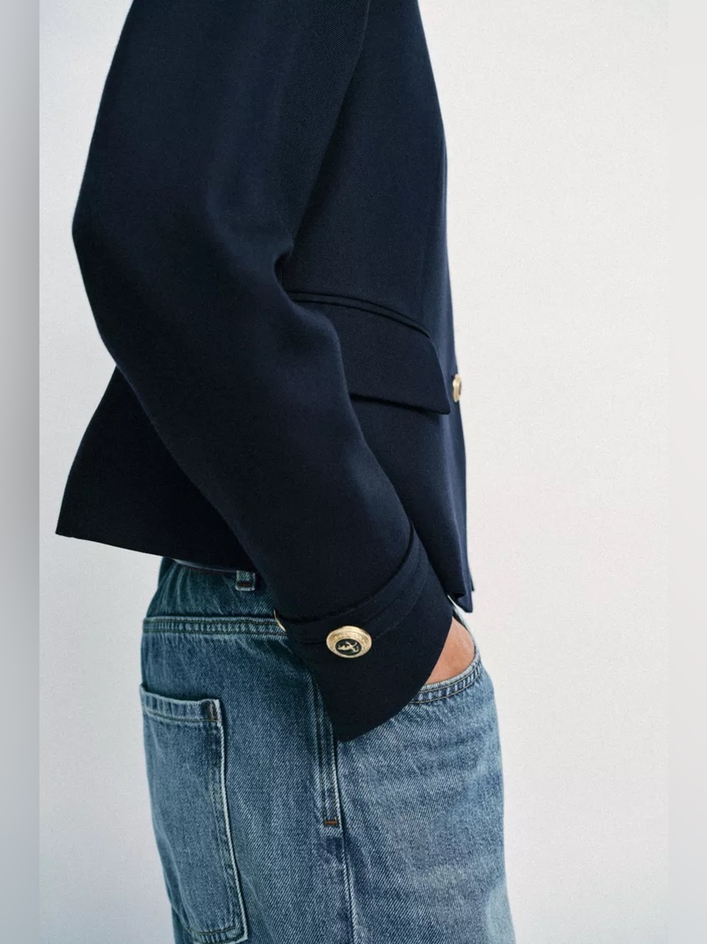 Zara Blogger favorite Navy Blue Fitted Blazer with Gold Buttons Feminine Size M - Picture 6 of 10